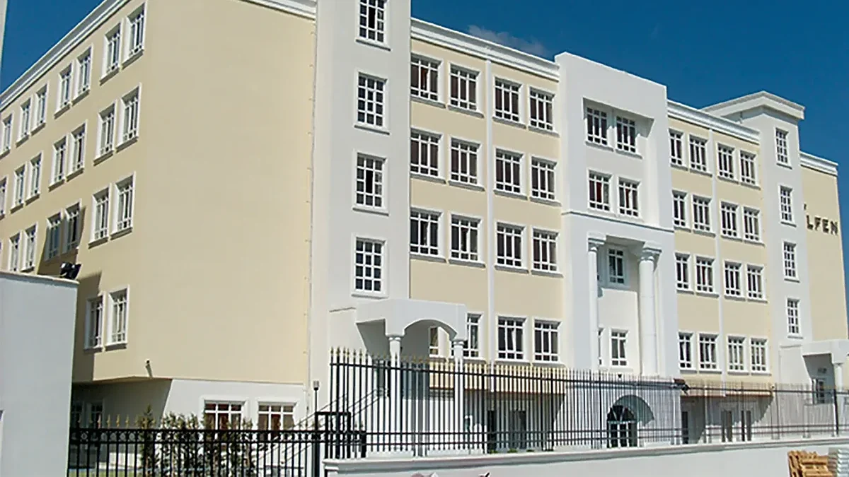 What Is the Best Season to Paint an Apartment Block's Exterior?