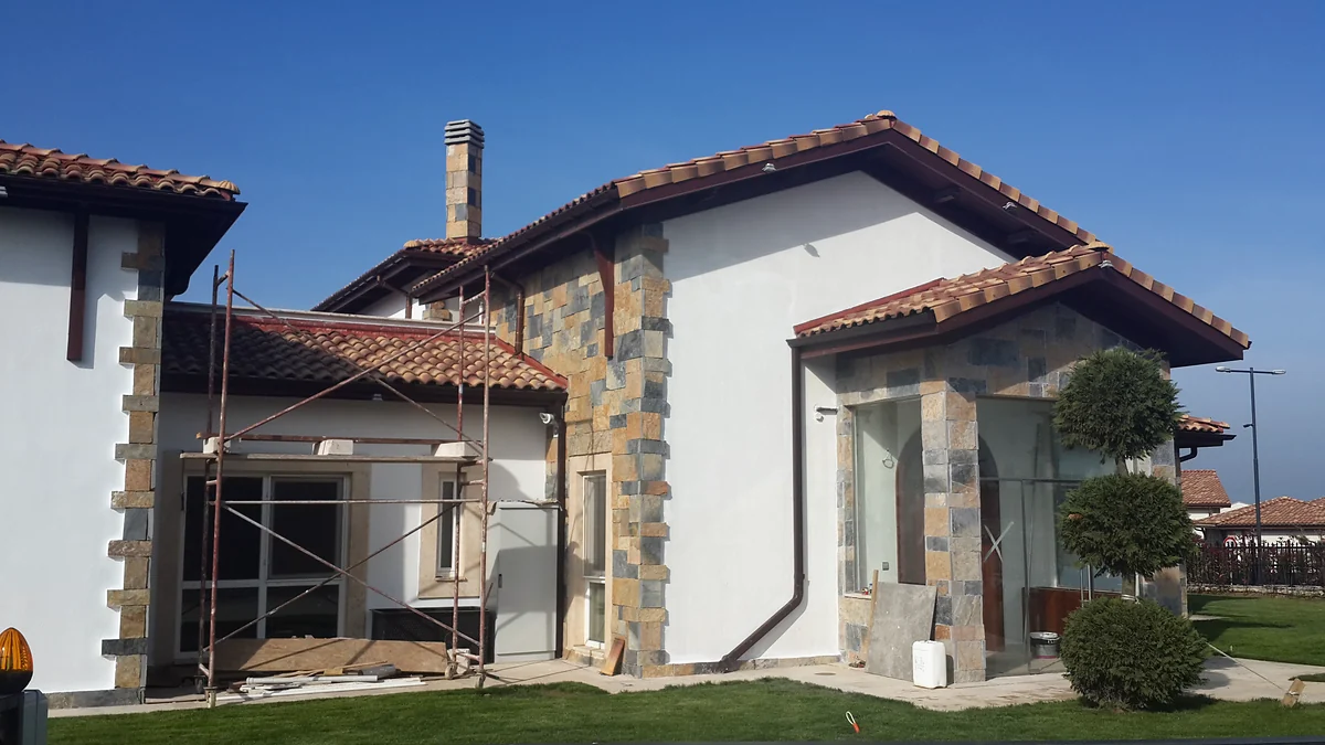 How Many Years Does Exterior Paint Last?