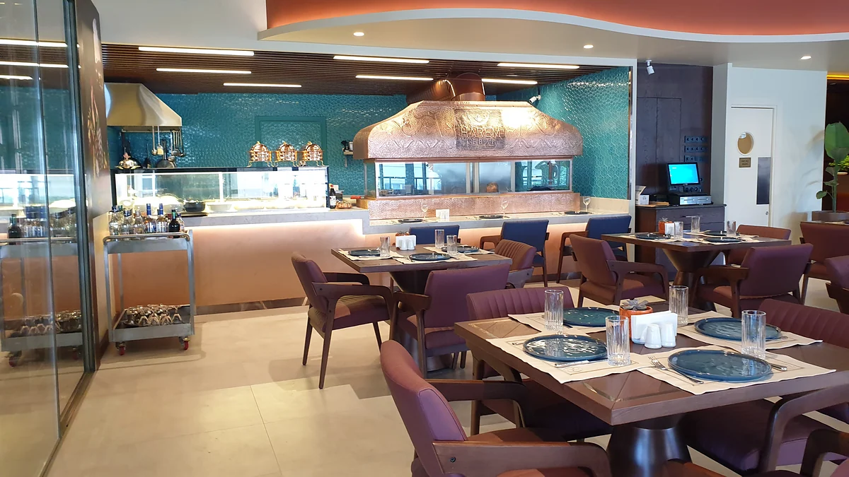 Why Does a Washable Wall Covering Matter in Restaurants?
