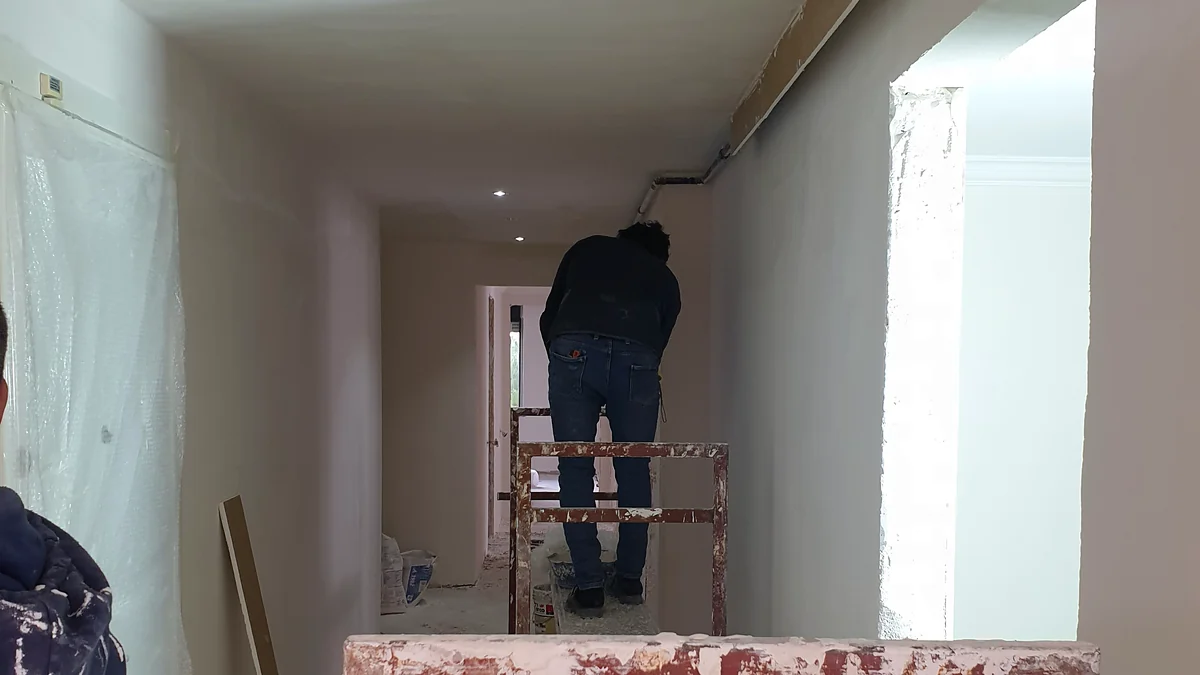 Choosing a Renovation Company: What Matters Besides the Quoted Price?